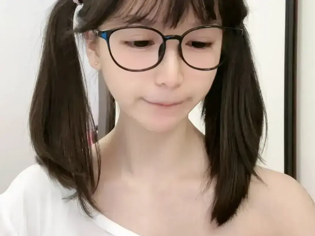 《萌小栖》天才交易员咯咯哒vlog原视频-无删减全集免费观看-高清纯净版值得二刷