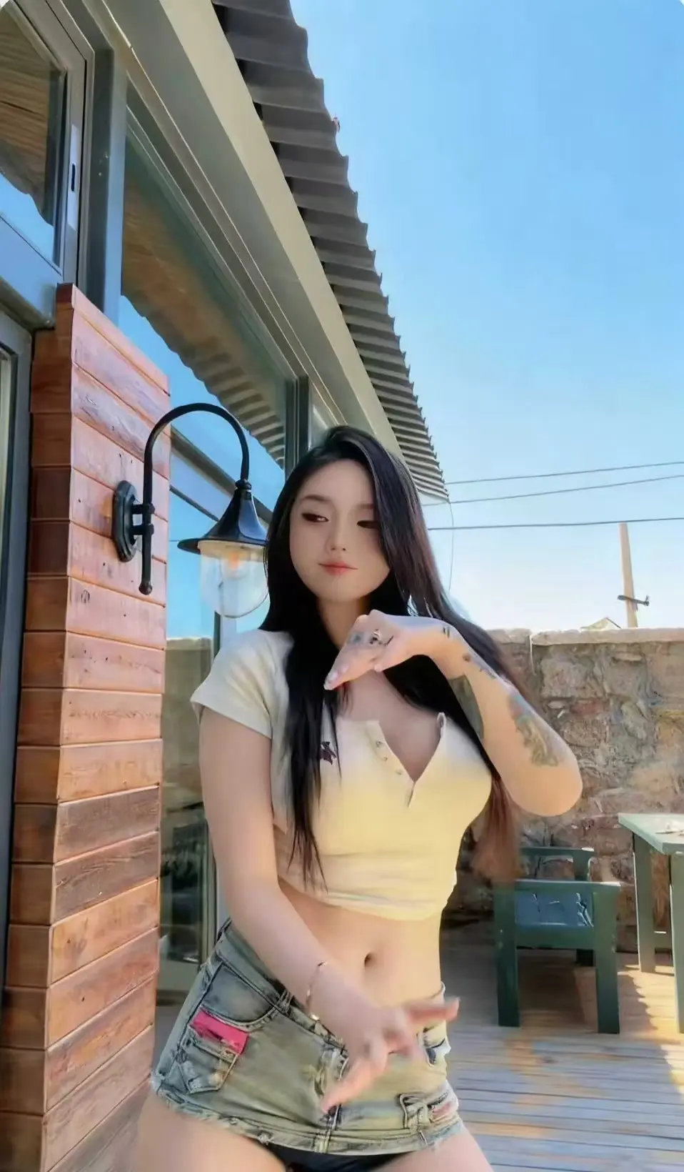 《Meena 成美男》高清全集中文版未删减版本强势来袭 - 免费在线看全集资源全面开放 - 网盘观看便捷备份存储无广告 - 一次看遍Meena 成美男全集