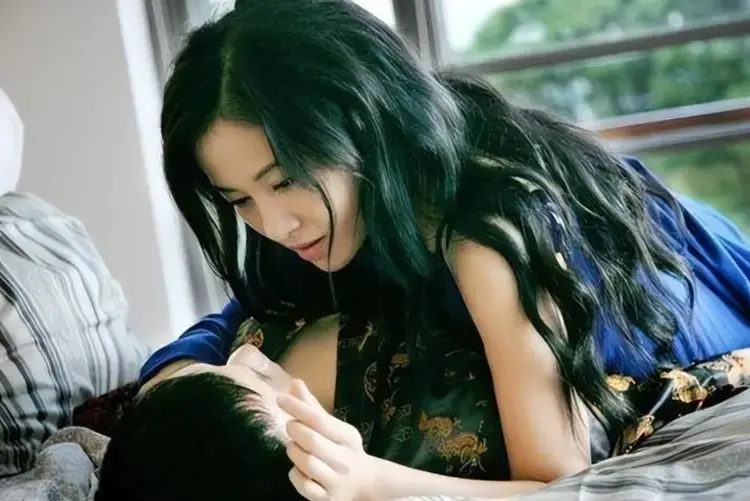 韩国电影《嫂嫂情事》未删减版全集在线观看-HD高清1080P完整版免费播放-《嫂嫂情事》无广告观看入口